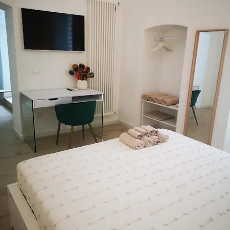 The White Arch Apartment *
