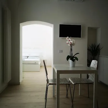 Apartment The White Arch