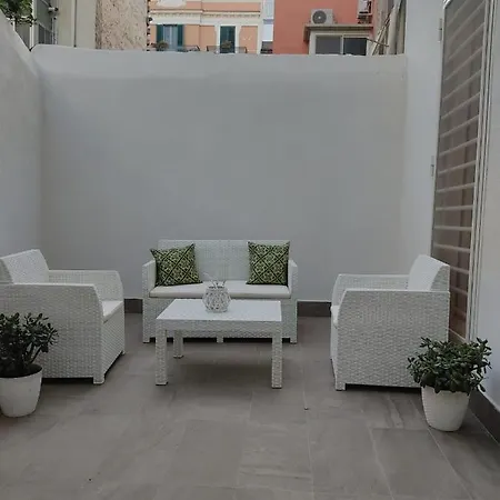 The White Arch Apartment Bari